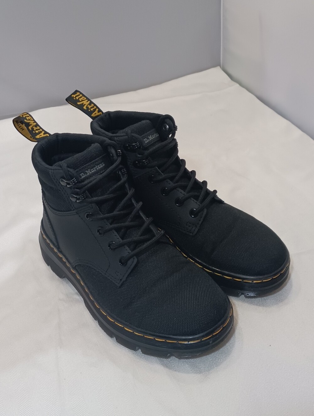 Dr. Martens Hiker Style Boots W7 / M6